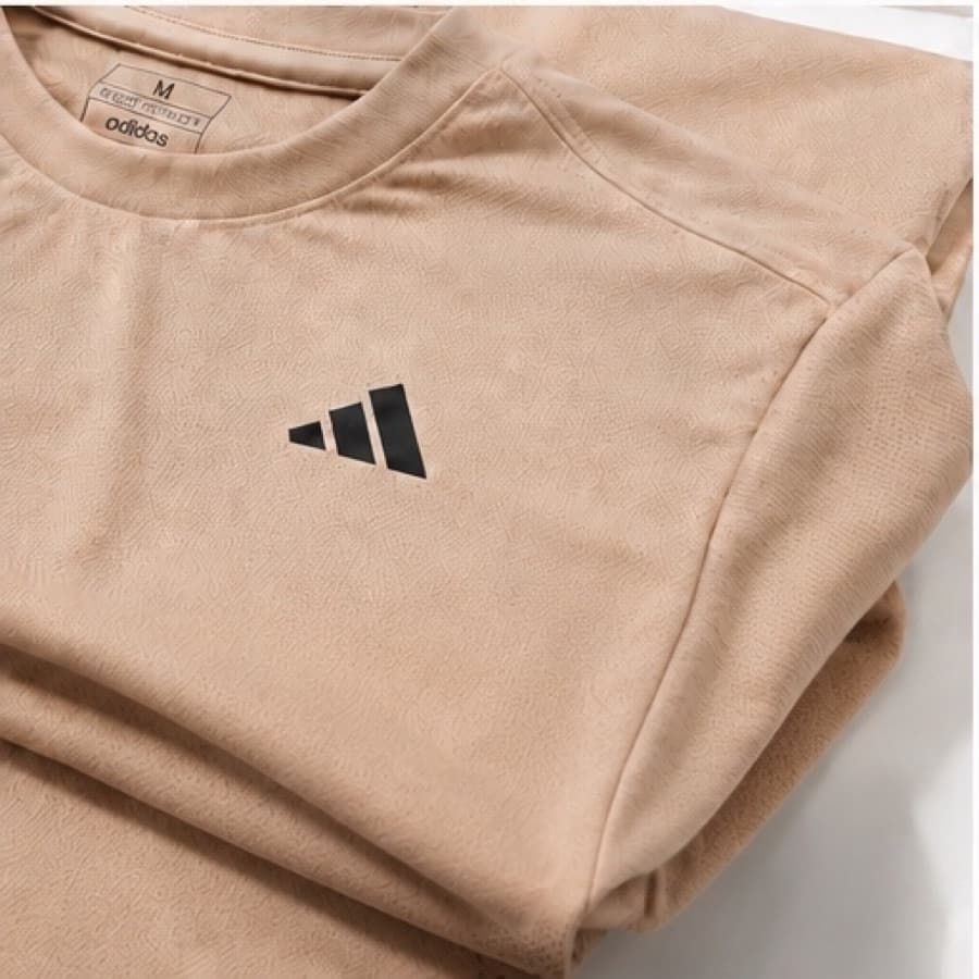 Photo client Khadija — pack t-shirts sport